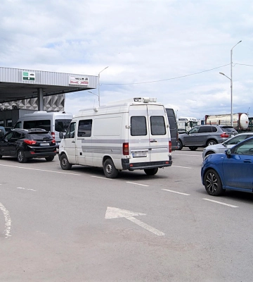Що відбувається напередодні Різдва і Нового року у пунктах пропуску на кордонах України з країнами ЄС (відеотрансляція наживо)