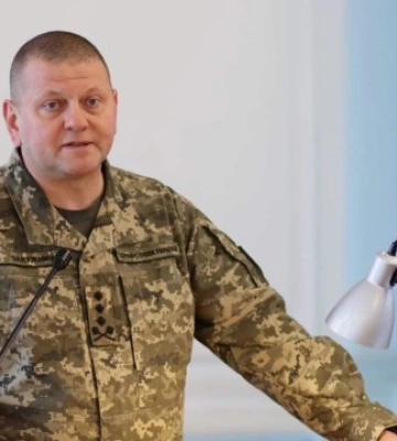 Більшість українців проти відставки Залужного — опитування