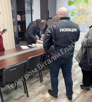 Обшуки в міськраді Ужгорода влаштували правоохоронці