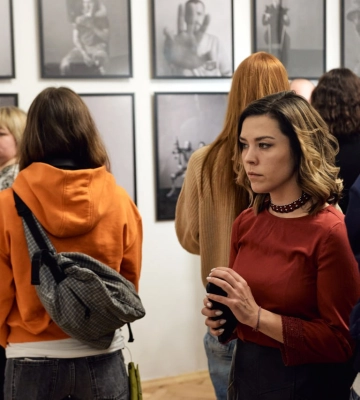У Черкасах відкрили фотовиставку “Незламні”, присвячену бійцям із ампутаціями (ФОТО)