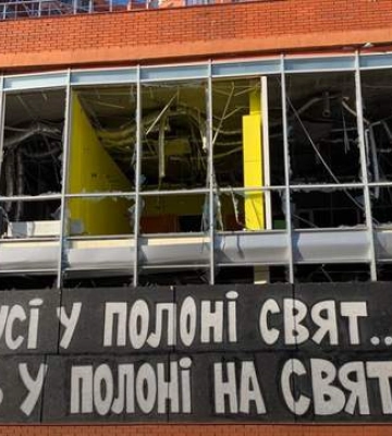 "Наші голоси проб'ються крізь фанеру": в Одесі відновили графіті про полонених захисників