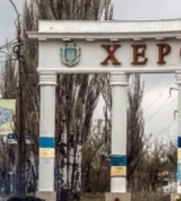 Російські дрони атакували відділення Нової пошти у Херсоні