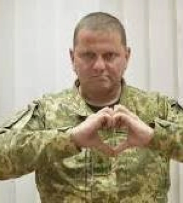 Керівник Закарпатської екстренки  отримав нагороду від Головнокомандуючого збройних сил України генерала Залужного (ВІДЕО)