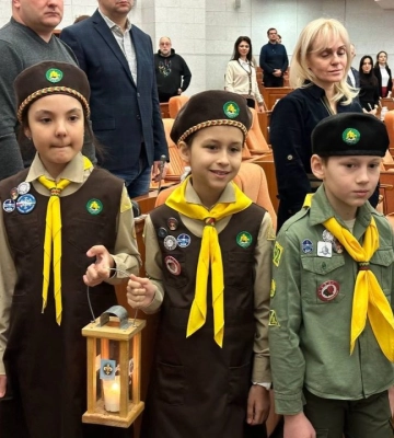 Дніпру передали Вифлеємський вогонь