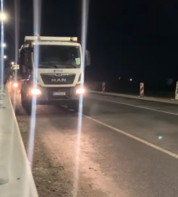 Чотири 132 тонні вантажівки на великій швидкості випробовували новий міст на кільцевій дорозі Львова (відео)