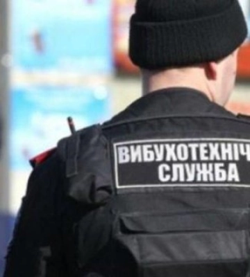 Вимоги 9 мільйонів гривень та евакуації за 30 хвилин: хто стоїть за &quot;замінуванням&quot; школ у Дніпрі
