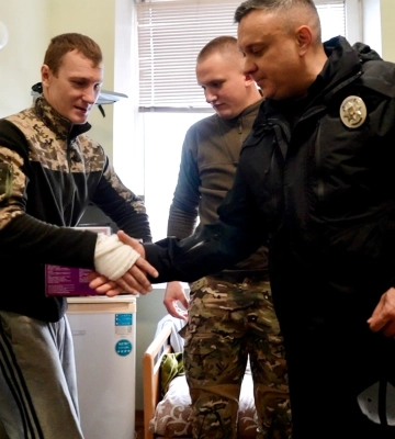 Мріють стати на ноги: четверо поліцейських-добровольців на війні отримали тяжкі поранення
