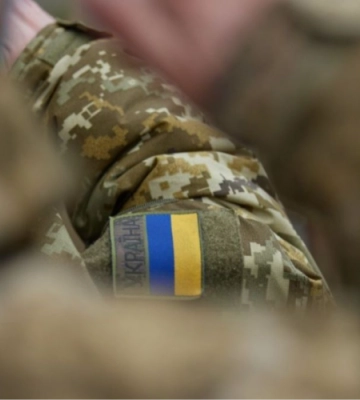 В Одесі через дії ТЦК жінка лягла під машину. Відео