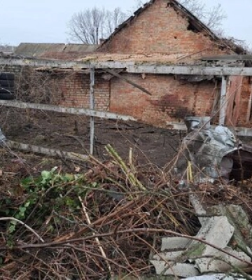 Рашисти вранці вдарили по Нікополю: Загинули дві жінки, пошкоджено 4 будинки. ФОТО