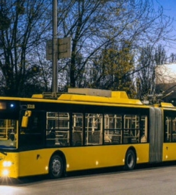 У Херсоні не їздять тролейбуси через обстріл РФ