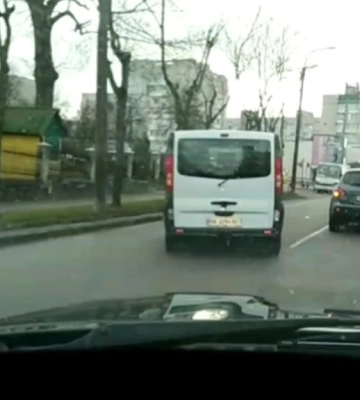 Об`їжджають по зустрічній: біля собору у Рівному - ДТП