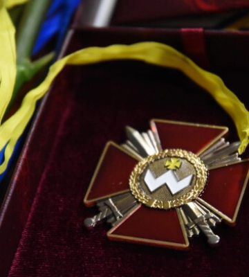 Рідним загиблих на війні лучан вручили їхні посмертні нагороди