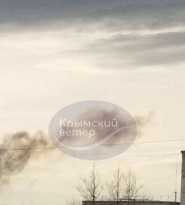 В окупованій Керчі пролунали вибухи: Кримський міст тимчасово перекрито