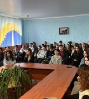 Мер Нововолинська поспілкувався зі старшокласниками одного з ліцеїв