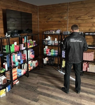 Тютюнові вироби на 4 мільйони: правоохоронці викрили чергову схему