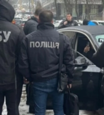 СБУ викрила депутатів з Хуста, які вкрали кошти, призначені на ремонт школи