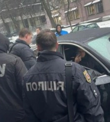 На Закарпатті двох депутатів та підрядника підозрюють у незаконному заволодінні 3,7 млн грн на ремонті опалення у школі