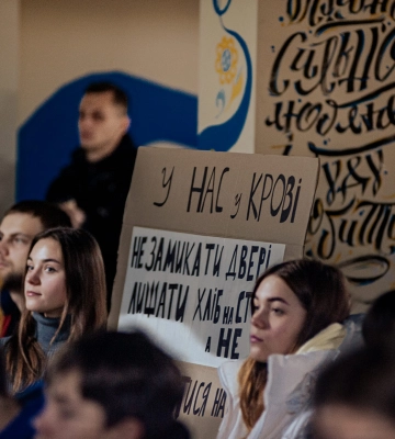 Мер Черкас пояснив, чому не прийшов на громадські слухання бюджету