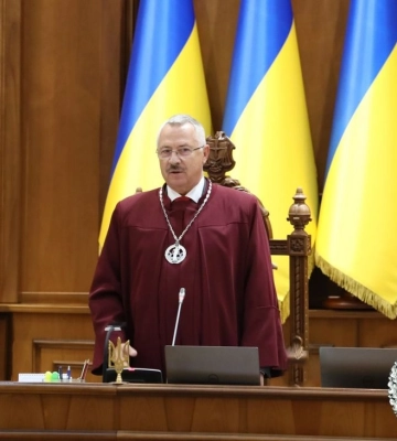 В.о. голови КСУ Головатий не з'явився до суду після складення на нього протоколу про корупцію В.о. голови КСУ Головатий не з'явився до суду після складення на нього протоколу про корупцію