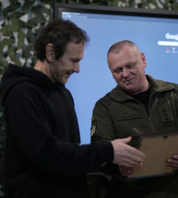 Вакарчук на встрече с 92 ОШБр напомнил, как пели в метро Харькова 