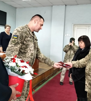 Батькам загиблого воїна з Рожища вручили посмертну нагороду сина