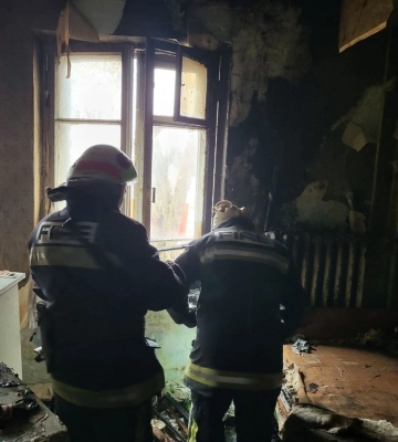 У Харкові під час гасіння пожежі врятували жінку 