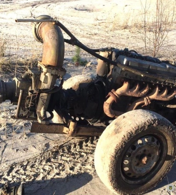 У двох районах Рівненщини поліція виявила покинуті мотопомпи для незаконного видобутку бурштину