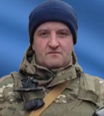 Залишилася молода дружина і юні доньки: на Волині попрощалися із Героєм Андрієм Левчуком