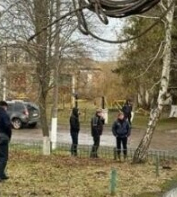 На Львівщині знесли ще один радянський пам&#039;ятник. Старосту села, який перешкоджав демонтажу, звільнили
