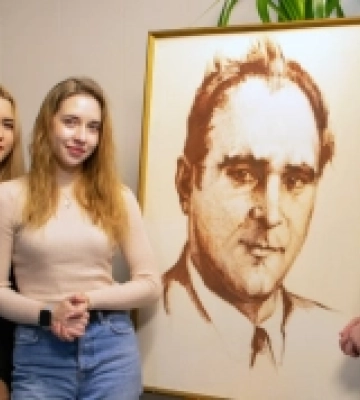 Рівненські студенти вшанували пам'ять українського поета Олександра Богачука