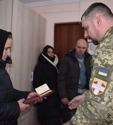 Через вісім місяців після загибелі волинського Героя батькам вручили його орден
