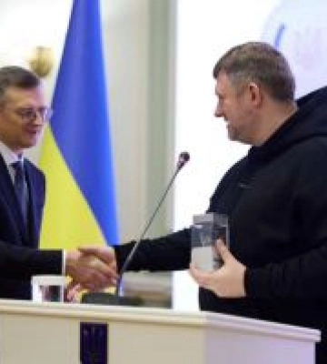 Перший віцеспікер Олександр Корнієнко отримав медаль за підтримку української дипломатії з нагоди Дня працівників&amp;hellip;