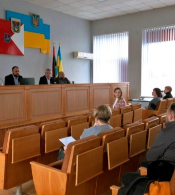 Сесію Луцької райради не провели: депутатам вручали повістки