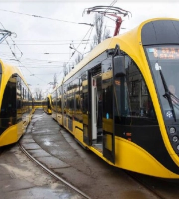 На лівому березі Києва запустили сучасні трамваї вітчизняного виробництва