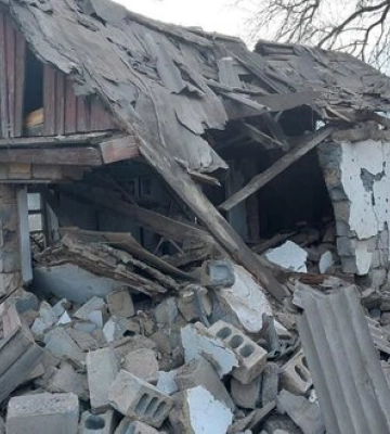 Доба на Донеччині: внаслідок обстрілів пошкоджено будинки та промислову будівлю, є жертви. ФОТО