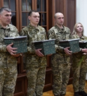 З різдвяно-новорічними святами привітали прикордонників, які побували у полоні