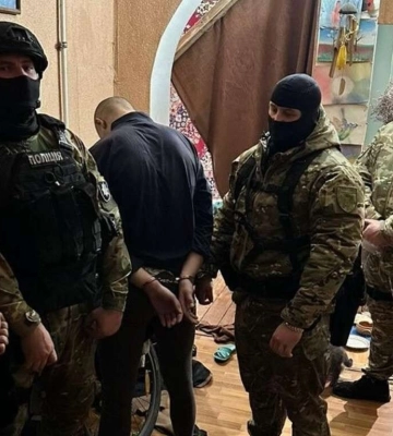 В Днепре банда подростков убила беззащитную бездомную и поиздевалась над мужчиной: что им грозит