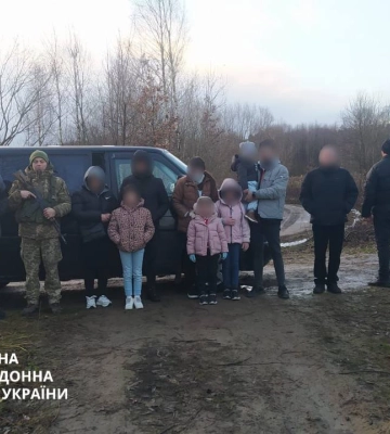 На Львівщині затримали 8 громадян Іраку
