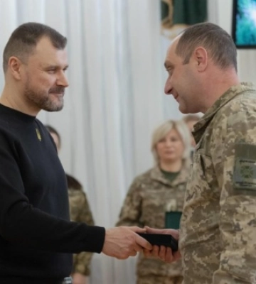 Клименко вручив прикордонникам нагороди та ключі від житла