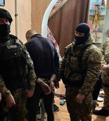 У Дніпрі підлітків затримали за підозрою у жорстокому вбивстві: наймолодшому – 14 років. Фото та відео