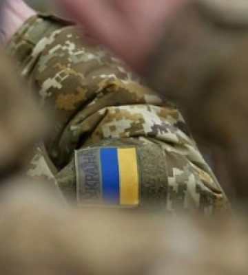 ⚡️ ТЦК НАПАЛИ ЗІ ЗБРОЄЮ на чоловіка у Чернівцях