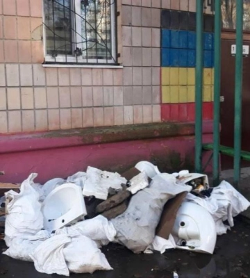 Муніципали склали припис на рівнян, які викинули будівельне сміття