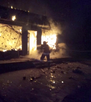 Під Сумами ліквідували пожежу, спричинену ворожим обстрілом