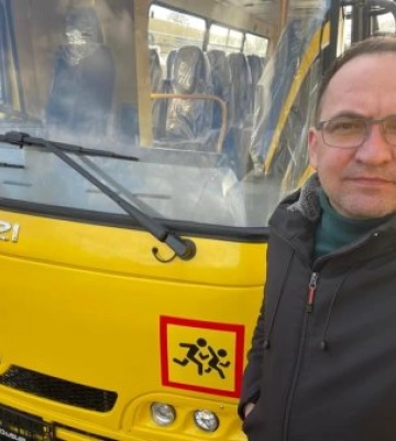 Голова Великобичківської ТГ подякував з отриманий шкільний автобус