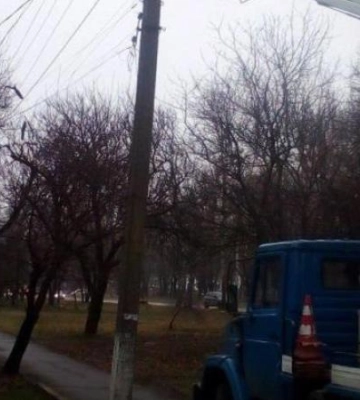 Вуличне освітлення і вивезення сміття: за добу Громрада обробила 49 звернень дніпрян