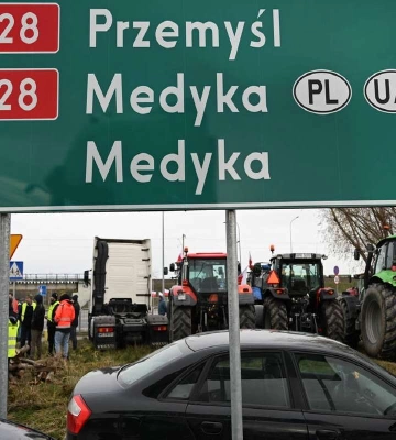 На кордоні з Польщею розблокували пункт пропуску «Медика — Шегині»