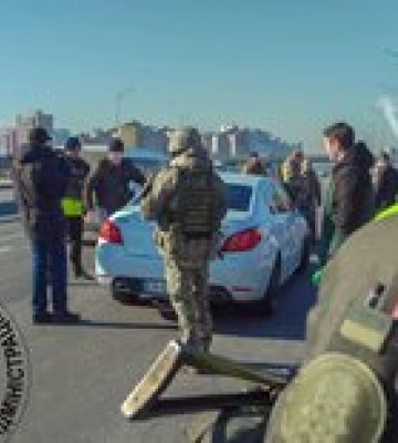 У Києві на дорогах з&#039;явилися блокпости
