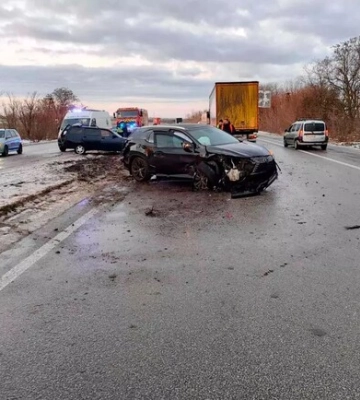 Шесть машин попали в ДТП в Днепропетровской области: подробности