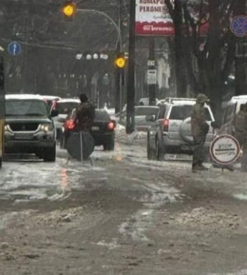 По всьому Києву ставлять блокпости: всім водіям та пасажирам приготуватися – влада вже попередила