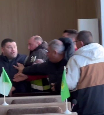 Після засідання Черкаської міськради мало не побилися депутати